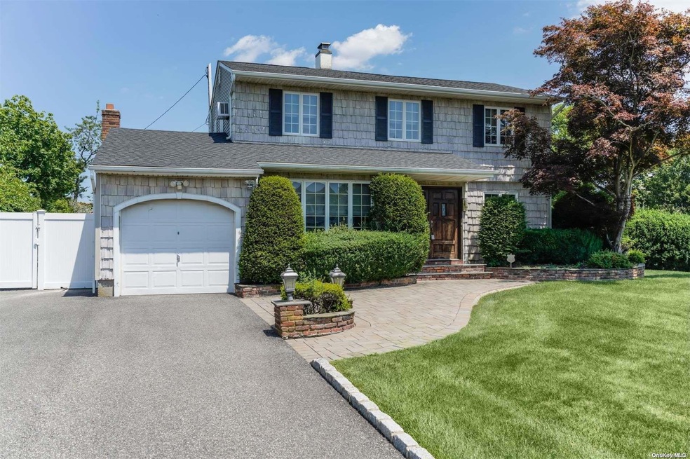 75 Spiral Rd, Holtsville, NY 11742 - photo 1