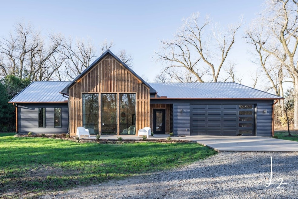 6717 N Old K61 Hwy, Hutchinson, KS 67502 - photo 1