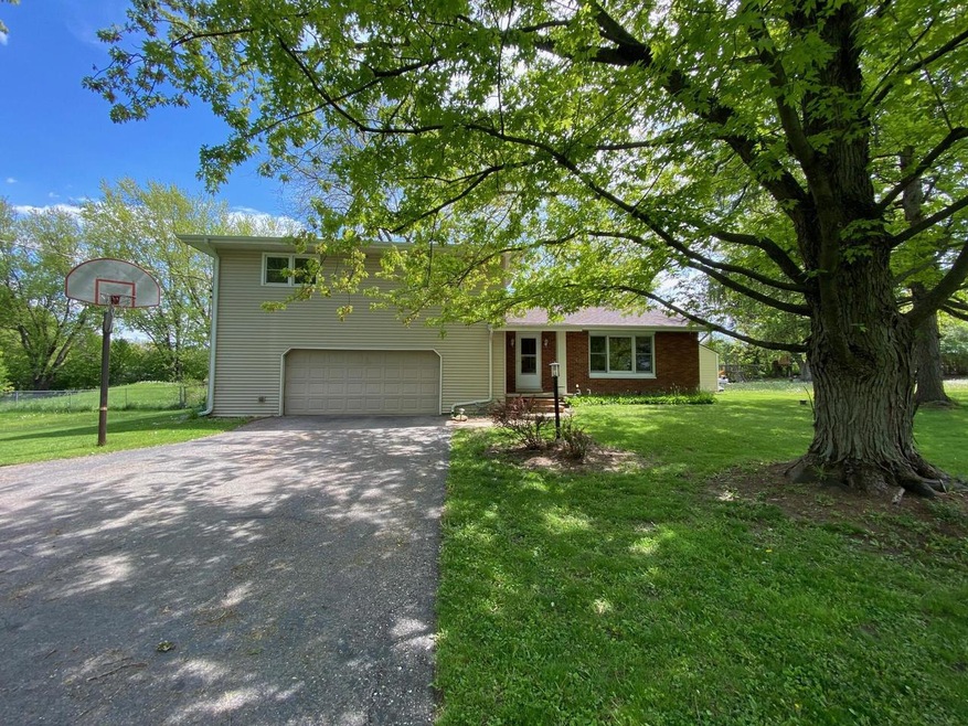 W5527 Schmidt Rd. Elkhorn