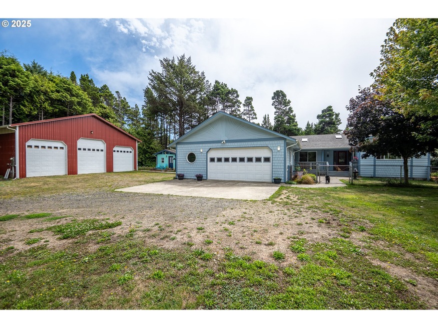 3877 SW Dahlia Ln, Waldport, OR 97394 - photo 1