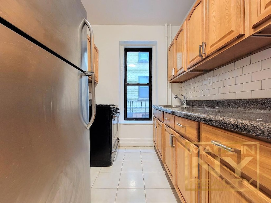 29-07 31st Ave unit 1E, Queens, NY 11106 - photo 1