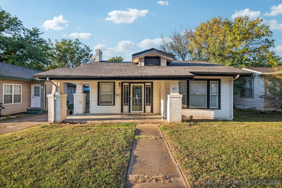 421 W 11th Ave, Bristow, OK 74010 - photo 1