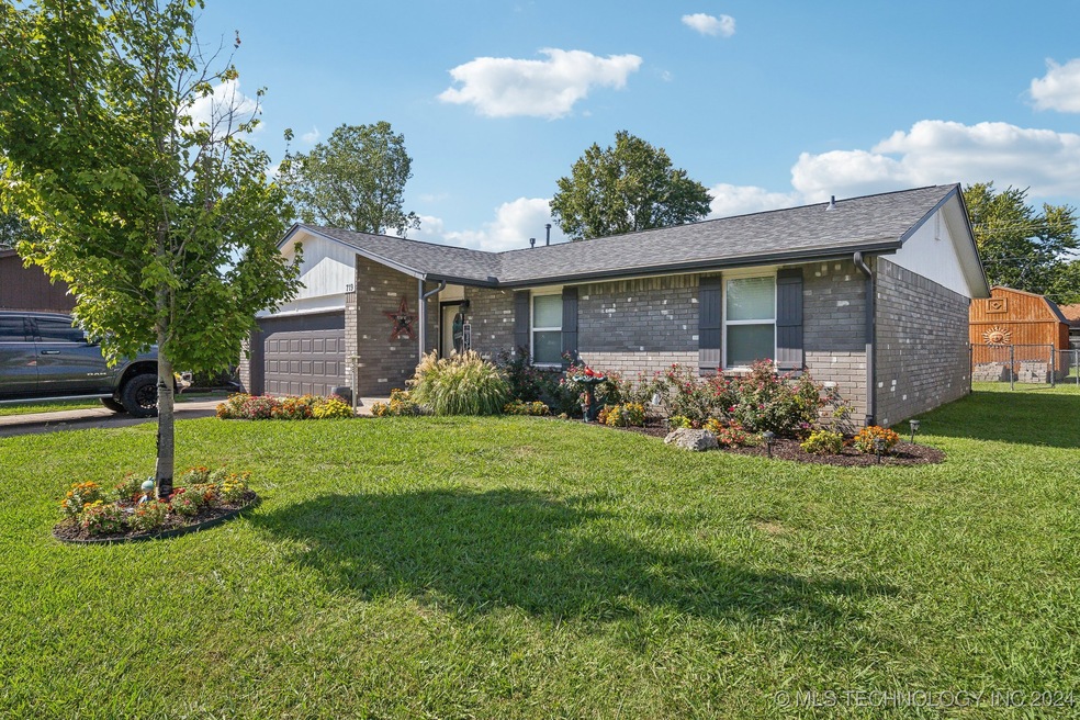 719 E Glenpool Blvd, Glenpool, OK 74033 - photo 1