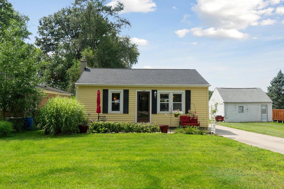 3832 Lovers Lane