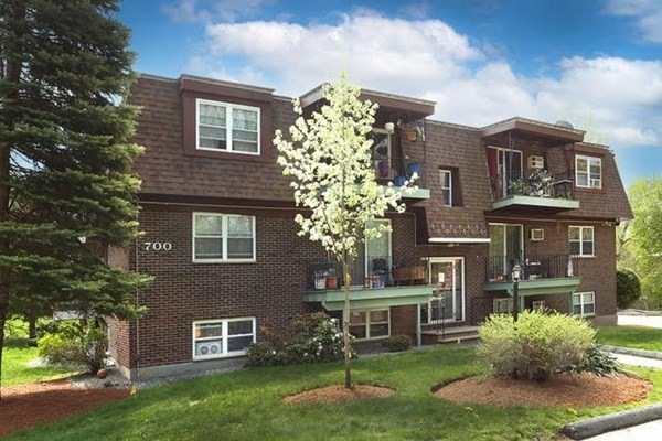 700 Robbins Ave unit 8, Dracut, MA 01826 - photo 1