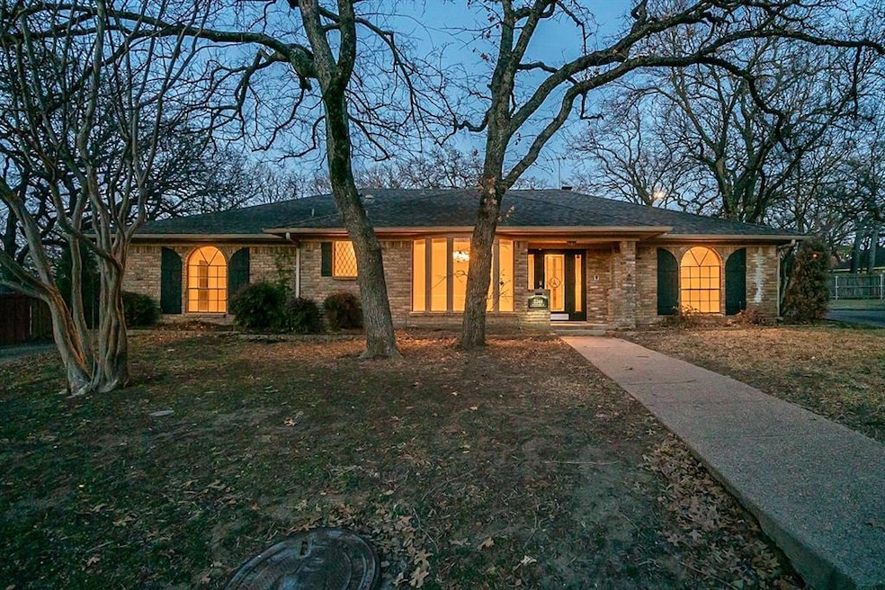 2244 Mountainview Dr, Hurst, TX 76054 - photo 1