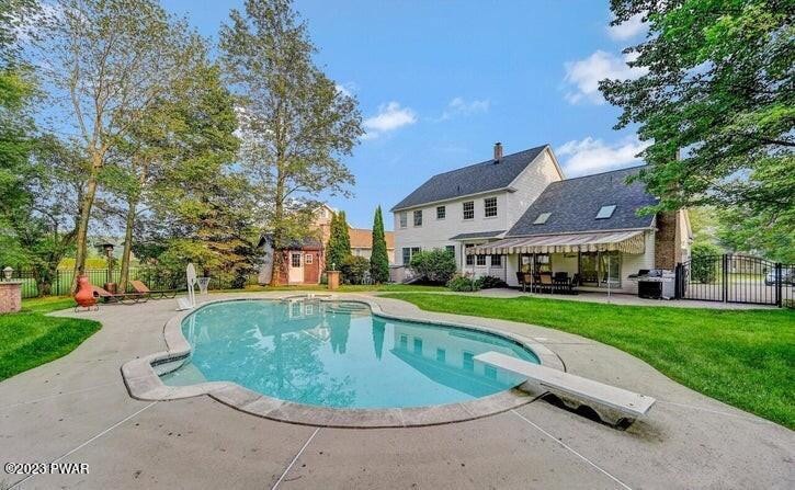 922 Appletree Rd, Moscow, PA 18444 - photo 1