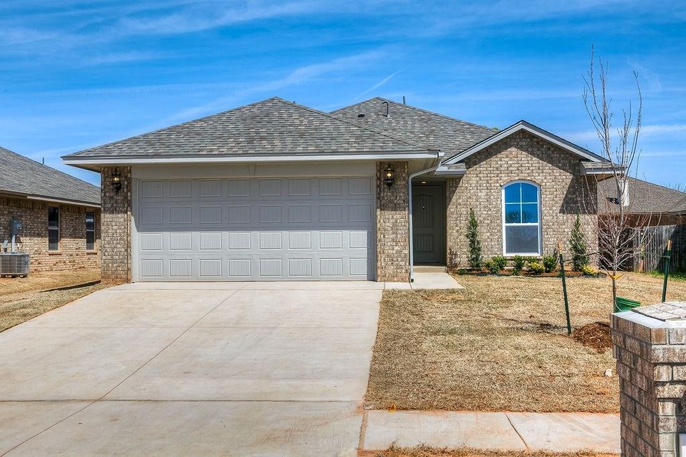 813 Caracara Dr, Norman, OK 73072 - photo 1