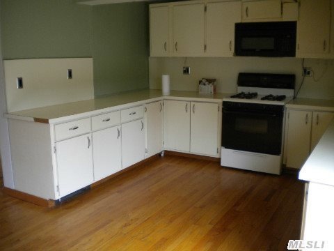 2984 Dorlon Place unit 1, Baldwin, NY 11510 - photo 1