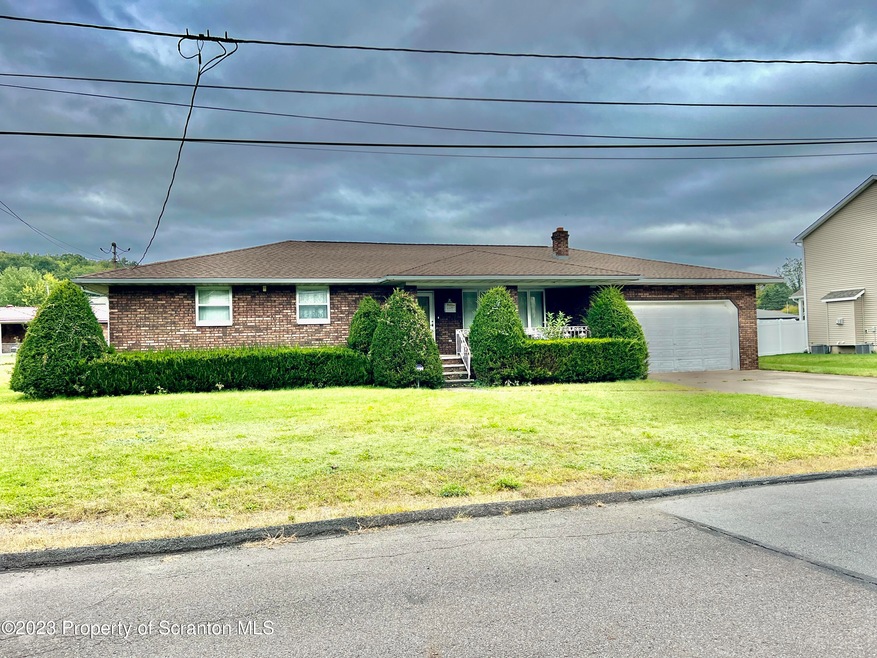 210 Kathleen Dr, Peckville, PA 18452 MLS GSB234311