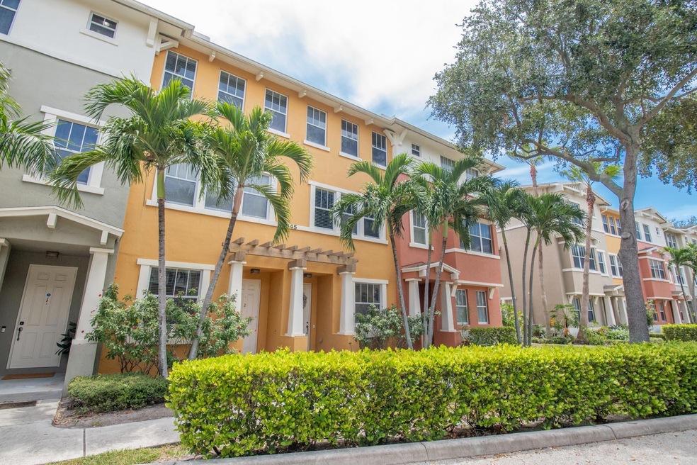 645 Amador Ln unit 1732, West Palm Beach, FL 33401 - photo 1
