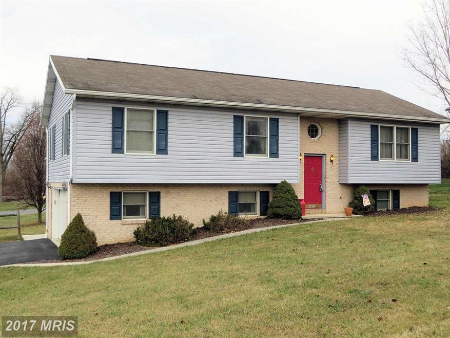 2807 Fillmore Dr, Chambersburg, PA 17201 - photo 1