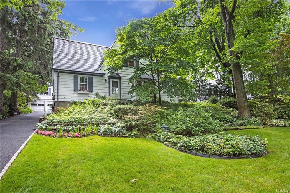 22 Seely Place, Scarsdale, NY 10583 - photo 1