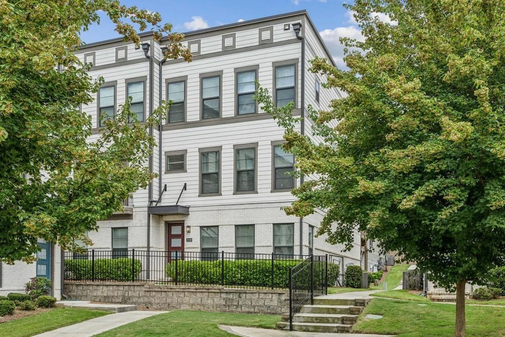 2028 Holtz Ln, Atlanta, GA 30318 - photo 1