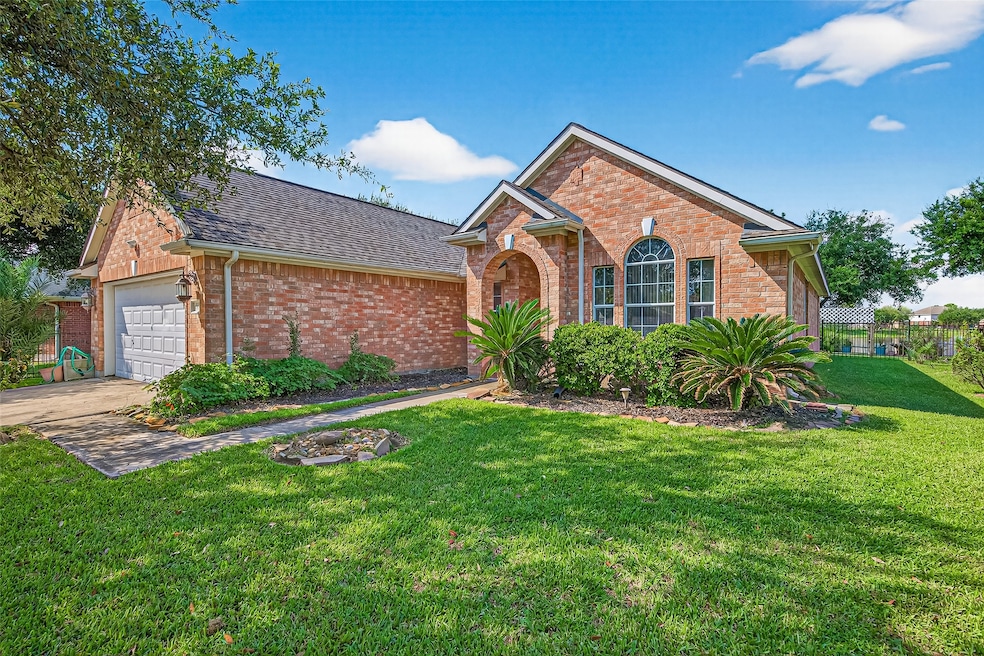 1807 Driver Green Ln, Katy, TX 77493 - photo 1