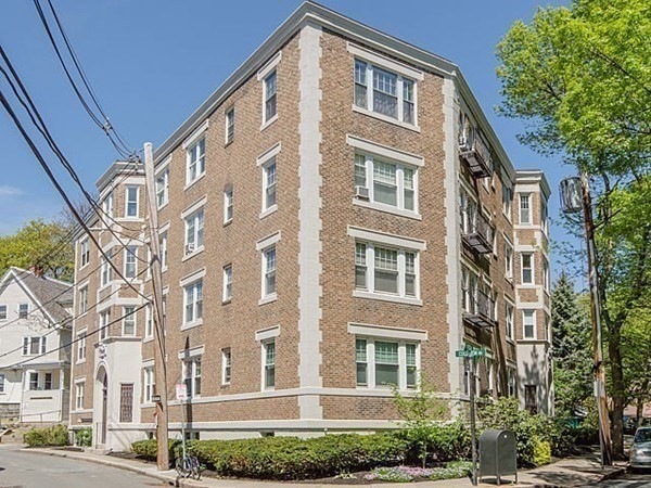 5 Colliston Rd unit 8, Brighton, MA 02135 - photo 1