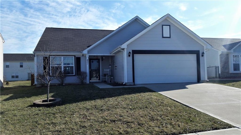 451 Pitch Pine Dr, Whiteland, IN 46184 - photo 1