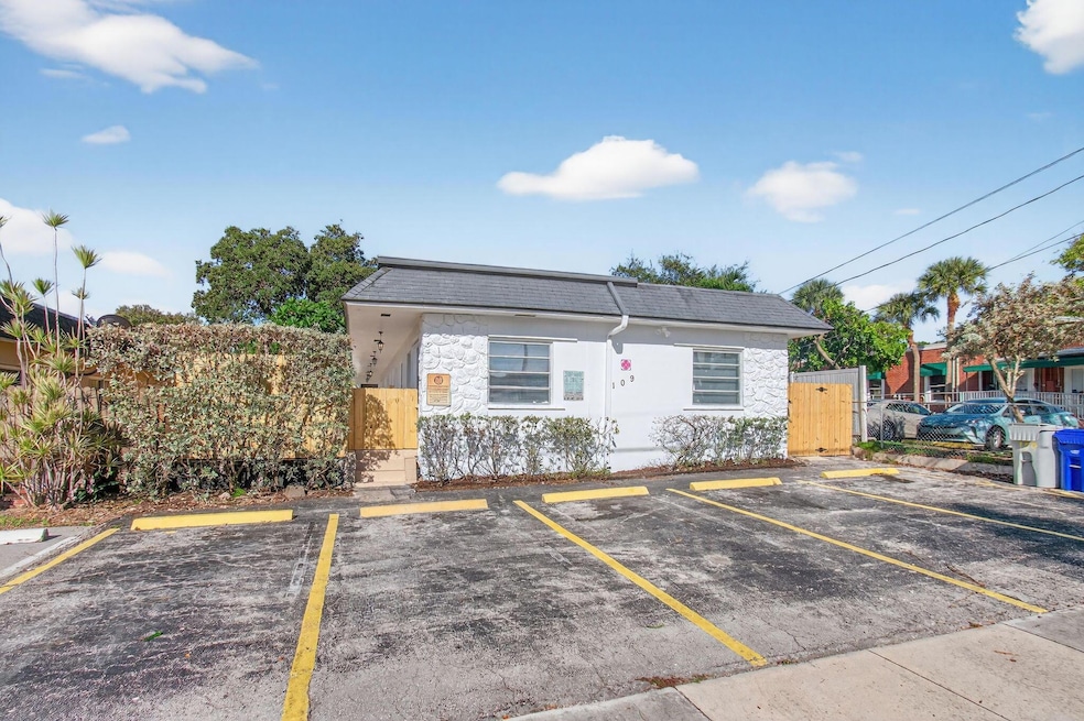 109 SE 11th Ave unit 1-3, Pompano Beach, FL 33060 - photo 1