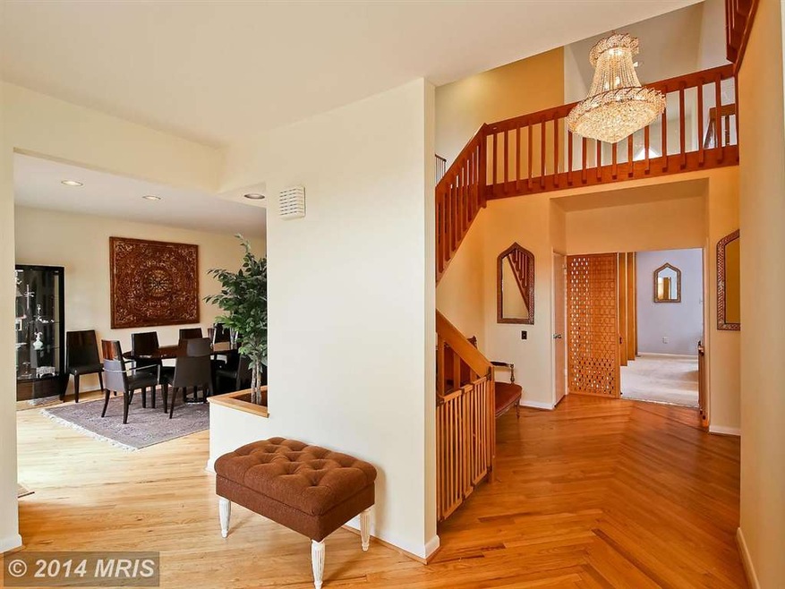 8608 Split Oak Cir, Bethesda, MD 20817 - photo 1