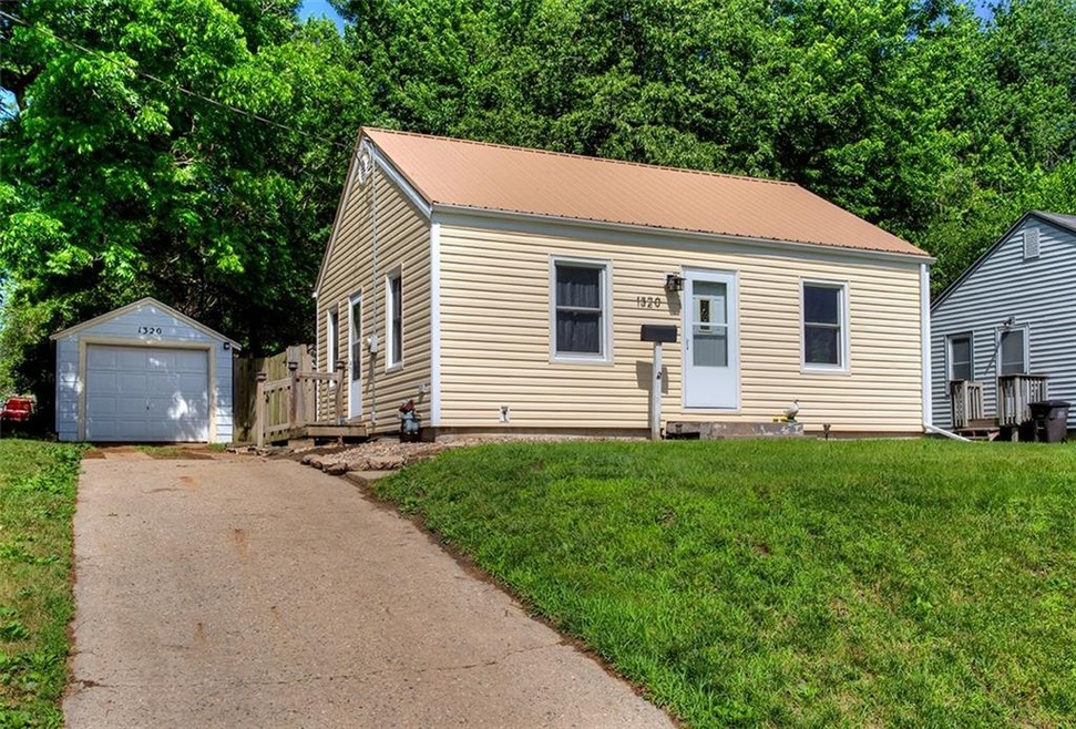 1320 55th St, Des Moines, IA 50311 - photo 1