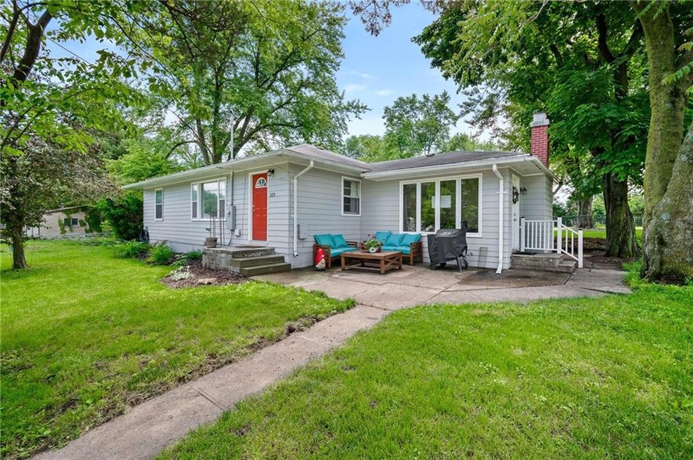 523 E Aurora Ave, Des Moines, IA 50313 - photo 1