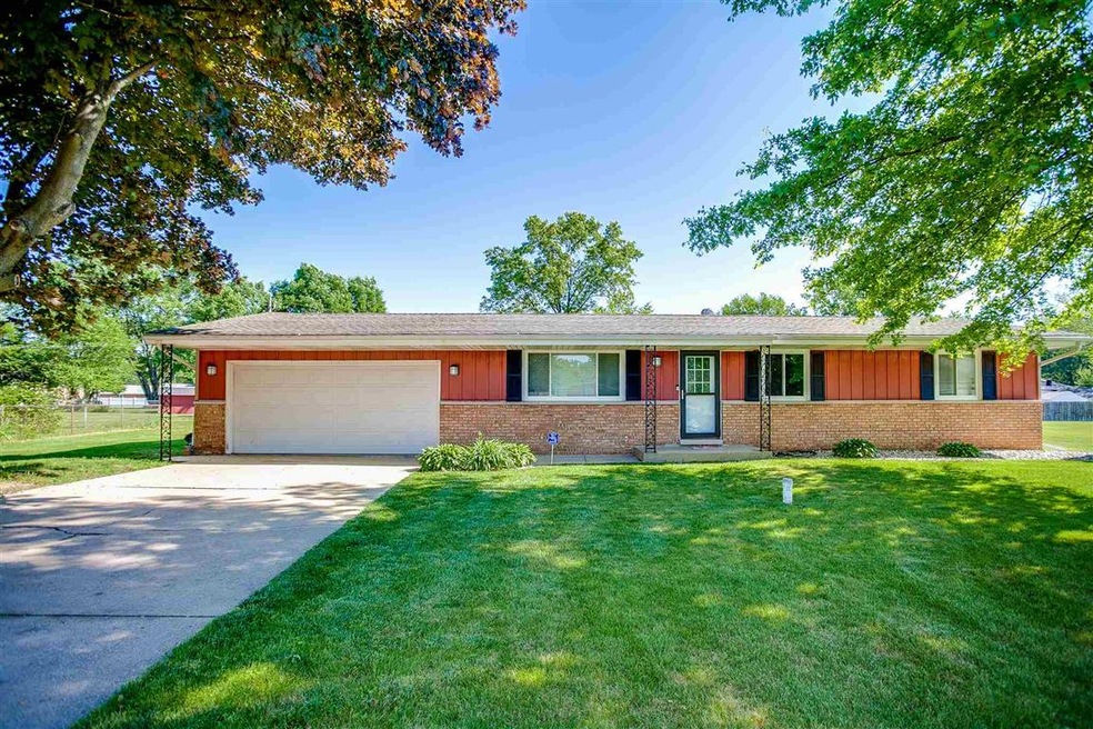 53130 Bowercrest Ct, South Bend, IN 46635 - photo 1