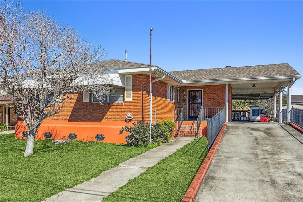 Front of house on White Blvd. Plenty of parking and covered parking