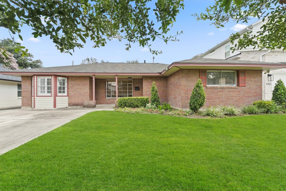 2206 Libbey Dr, Houston, TX 77018 - photo 1