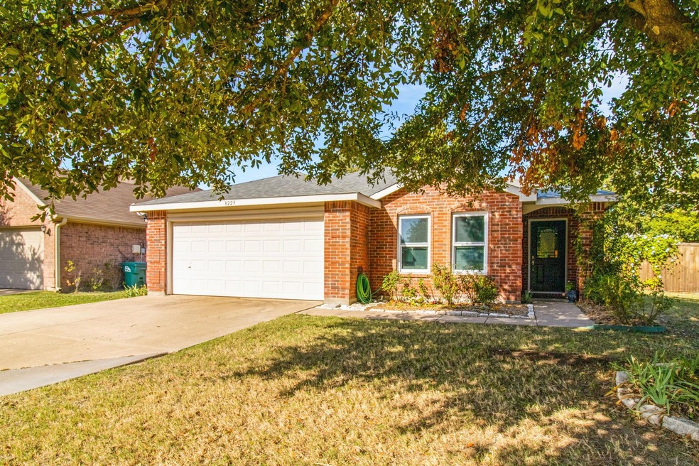 8229 Montecito Dr, Denton, TX 76210 - photo 1