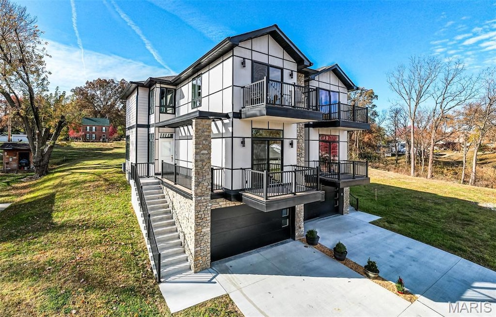 Welcome to512 W. 2nd ST!