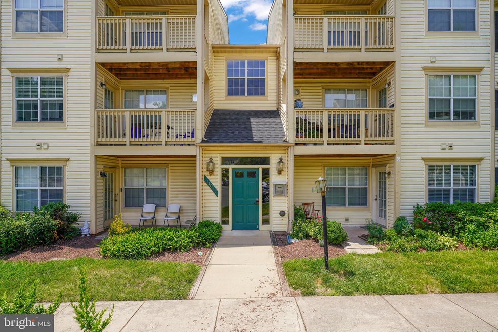 11010 Koman Cir unit 304, Manassas, VA 20109 - photo 1