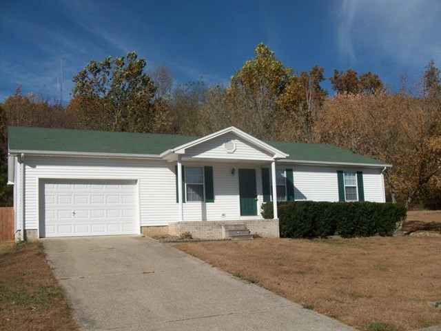 304 Pine Hill Dr, Hopkinsville, KY 42240 - photo 1