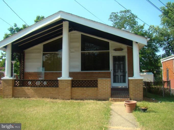 908 Hilltop Terrace SE, Washington, DC 20019 - photo 1