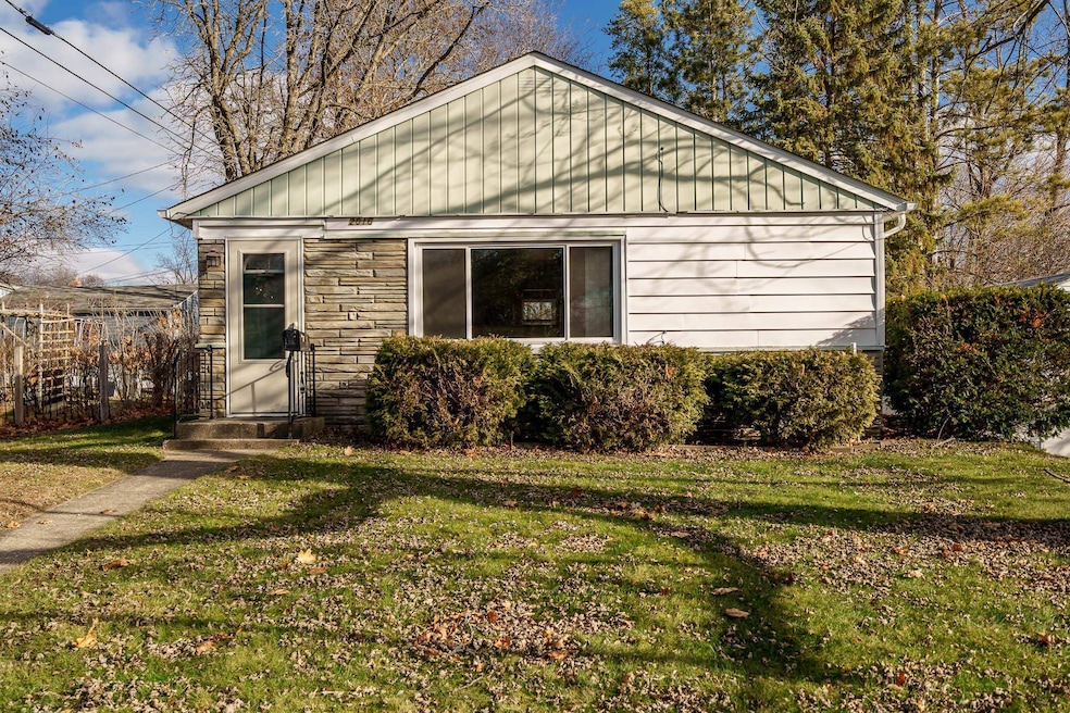 2016 Ridgeland Rd, Rockford, IL 61108 - photo 1