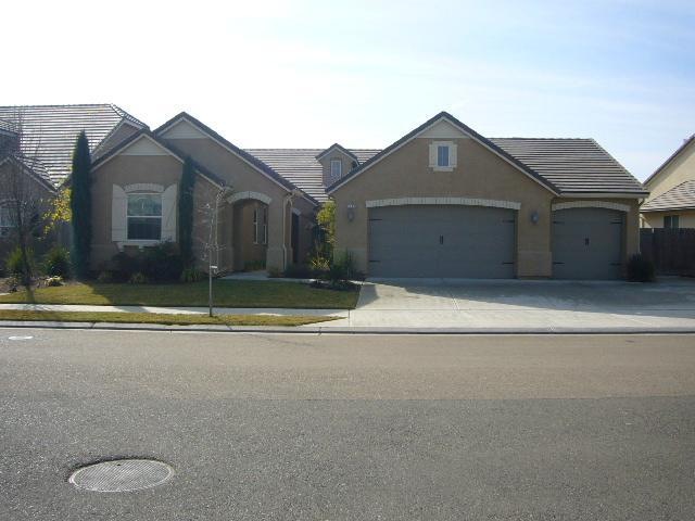 3360 Buckingham Ave, Clovis, CA 93619 - photo 1