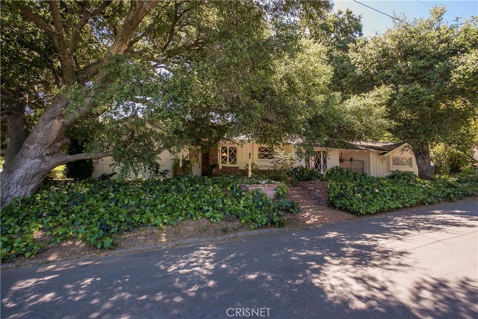 21400 Arcos Dr, Woodland Hills, CA 91364 - photo 1