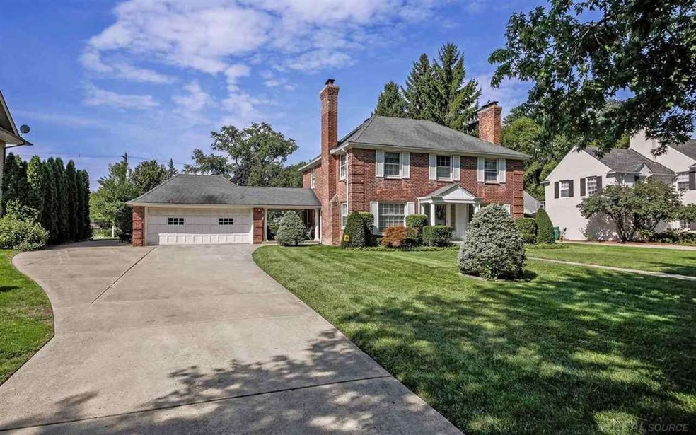 1047 Devonshire Rd, Grosse Pointe Park, MI 48230 - photo 1