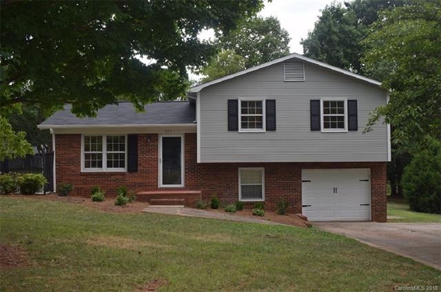 127 Sparrow Ln, Statesville, NC 28625 - photo 1