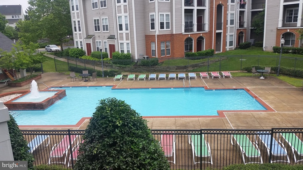 46580 Drysdale Terrace unit 202, Sterling, VA 20165 - photo 1