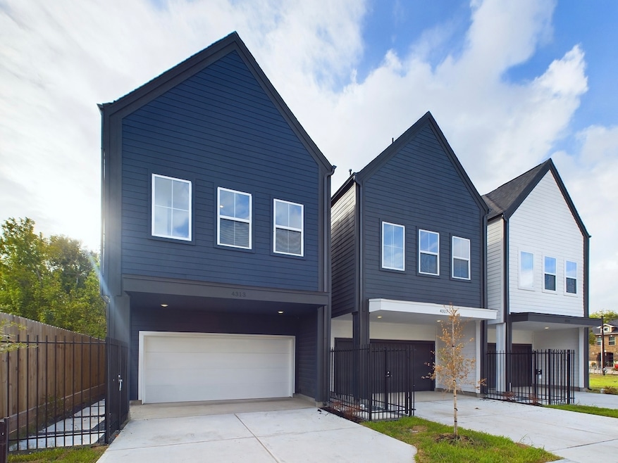 4313 Arlington St, Houston, TX 77022 - photo 1