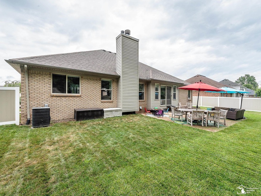 225 Rabbit Run Rd, Carleton, MI 48117 - photo 1