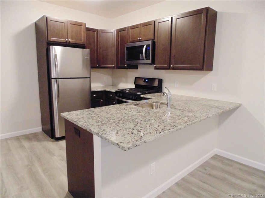 2838 Fairfield Ave unit 105, Bridgeport, CT 06605 - photo 1