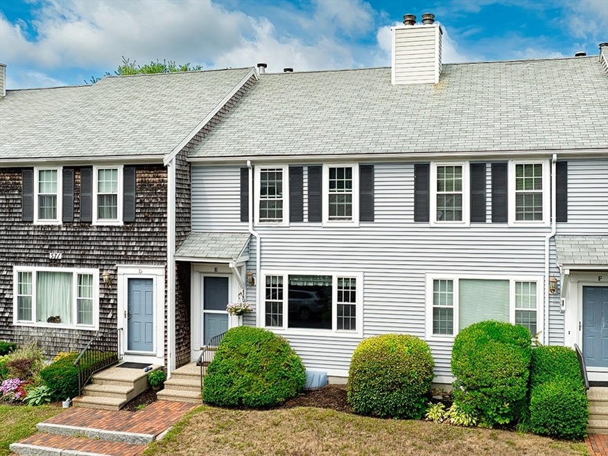 571 Carriage Shop Rd unit E, East Falmouth, MA 02536 - photo 1