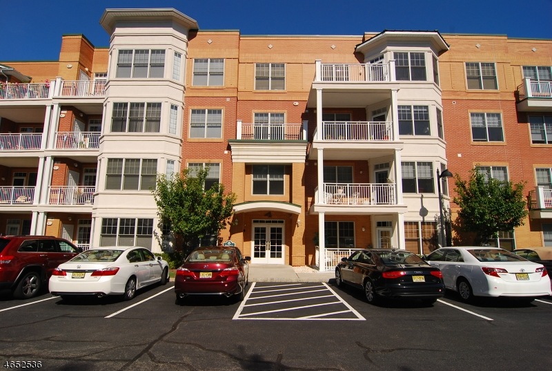 4104 Pointe Gate Dr, Livingston, NJ 07039 - photo 1