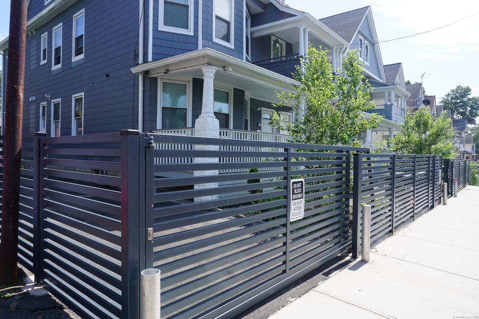 361 Gregory St unit 2, Bridgeport, CT 06604 - photo 1