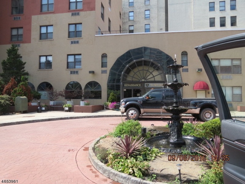 111 Mulberry St unit 2B, Newark, NJ 07102 - photo 1