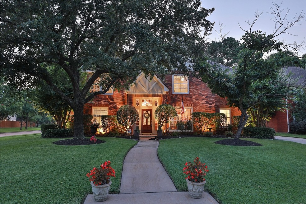 7403 Knoll Cliff Ct, Houston, TX 77095 - photo 1