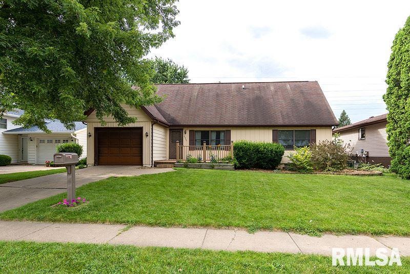 2333 W 60th St, Davenport, IA 52806 - photo 1