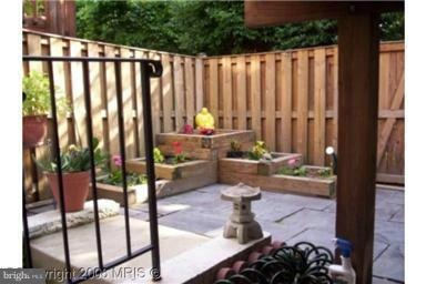 45543 Hutchens Square, Sterling, VA 20166 - photo 1