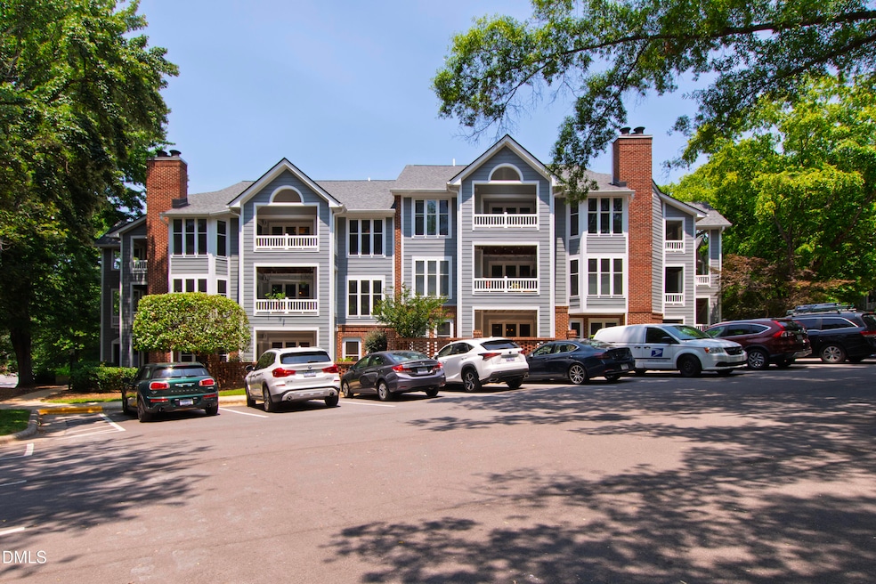 911 Washington St unit 301, Raleigh, NC 27605 - photo 1